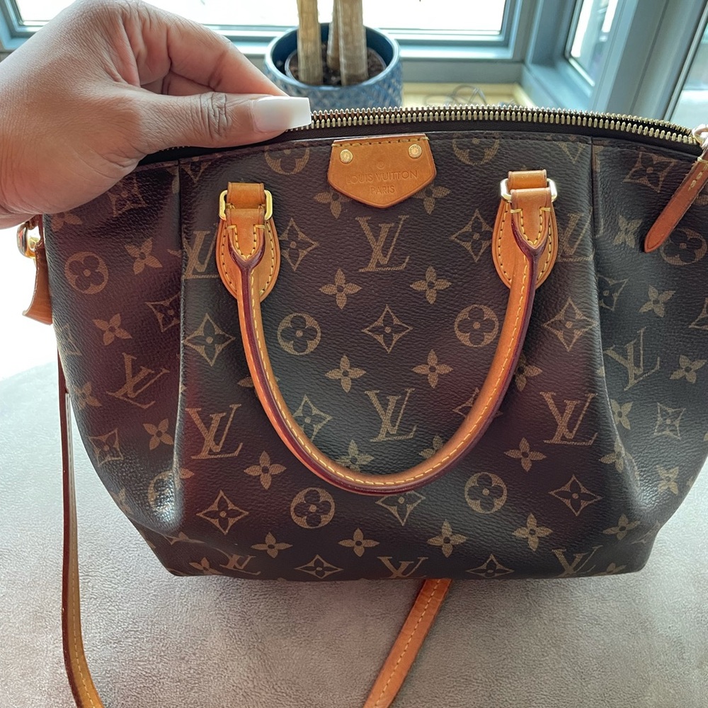 Louis Vuitton monogram turenne PM purse